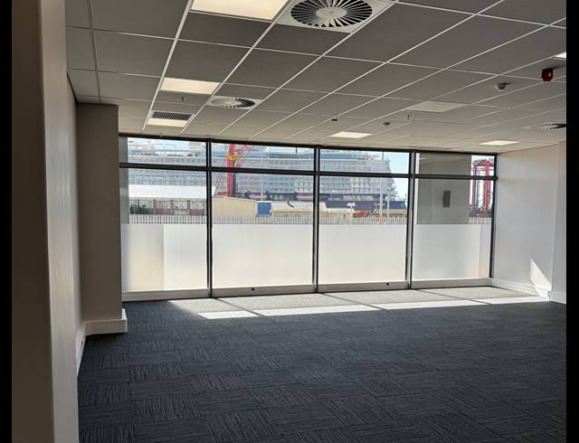 114M² OFFICE TO LET IN FORESHORE